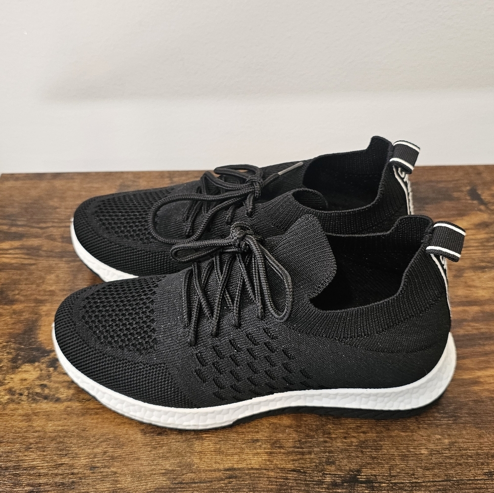 Brand New Women's Danskin Black And White Slip On Sneakers Size--6 - Picture 4 of 11